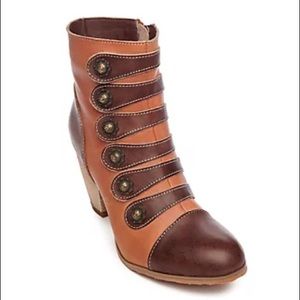 L'Artiste by Spring Step, Lovech Ankle Boot, 6